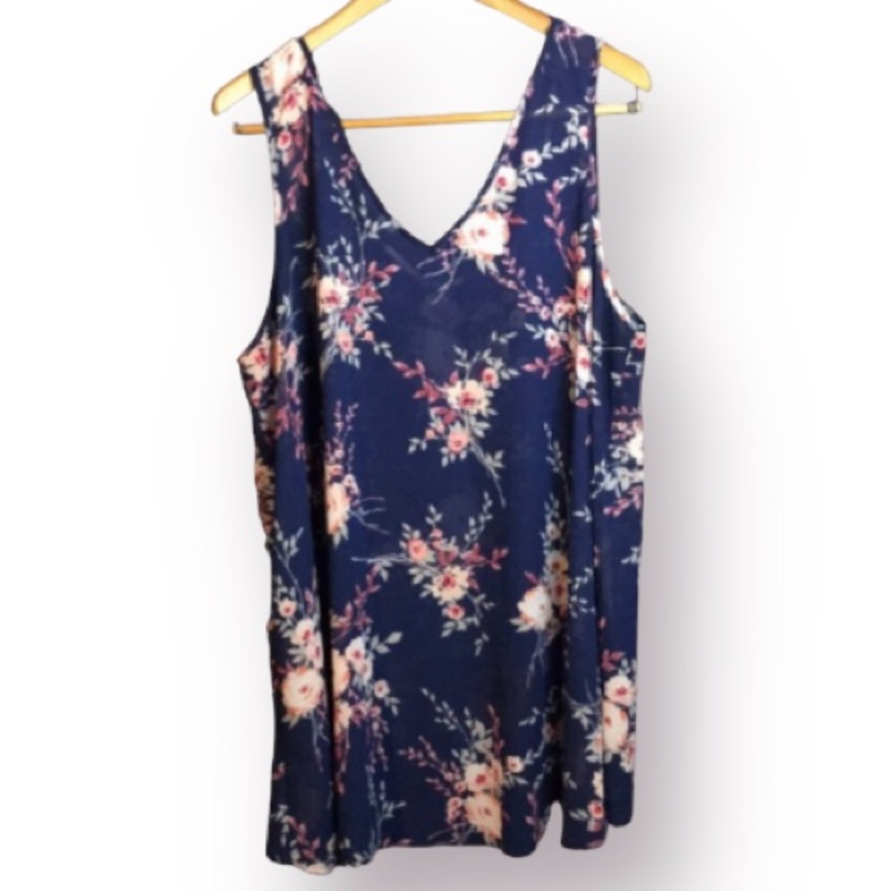 Torrid Floral High Low Top. 100% Polyester.